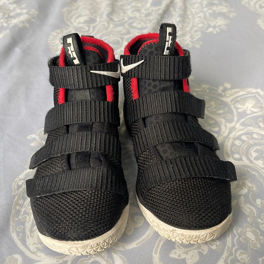 Lebron james Nike shoes size 12 easy to put on Velcro strap shoes